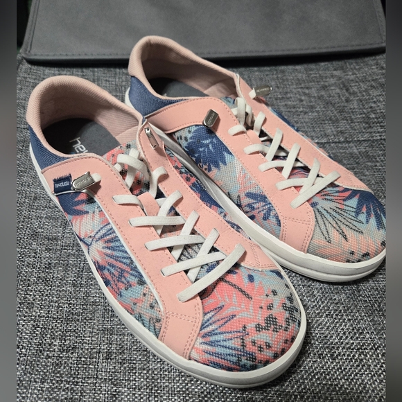 Hey Dude Shoes - Hey Dudes Karina - Island - Size 9